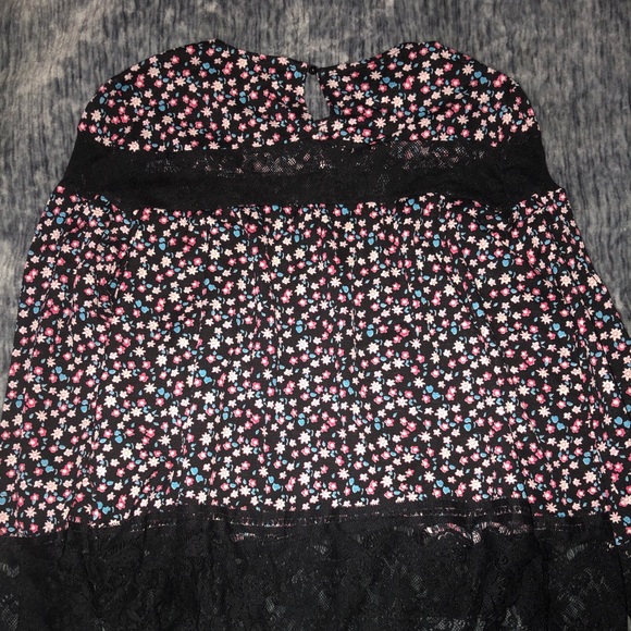 5 Twelve Blouse - Picture 3 of 3